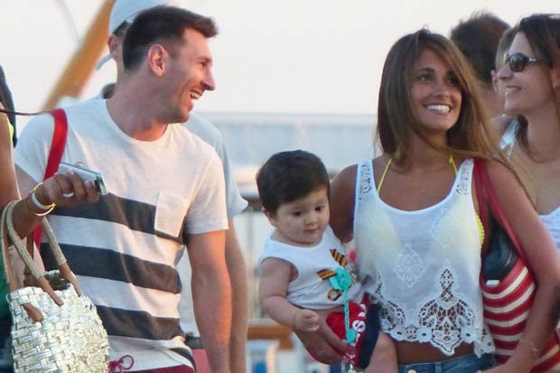 Messi xác định thời gian tổ chức đám cưới với bạn gái Antonella Roccuzzo.