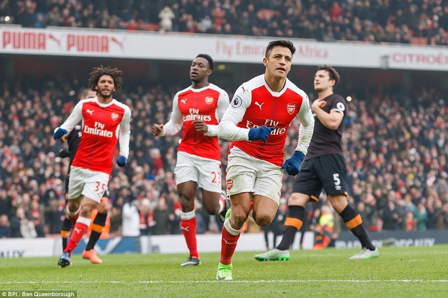 Alexis Sanchez lại tỏa sáng rực rỡ.