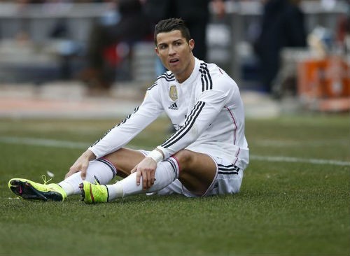 Ronaldo dần bị “cô lập” ở Real Madrid. 