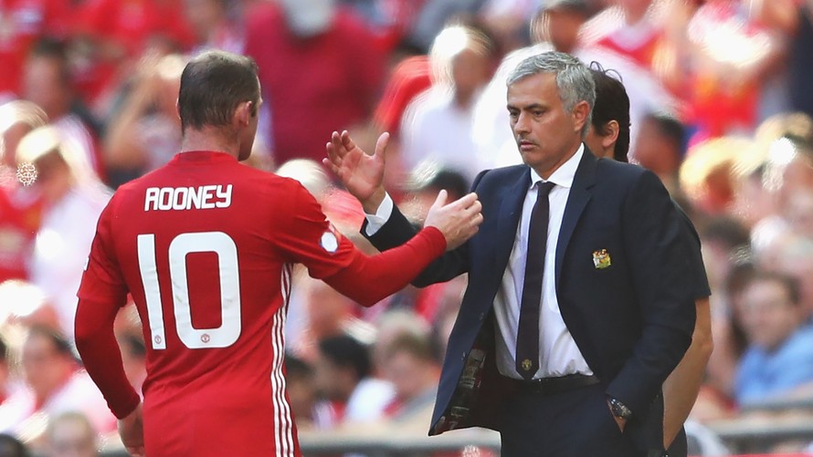 Mourinho dùng Rooney để câu kéo Everton nhà Lukaku.