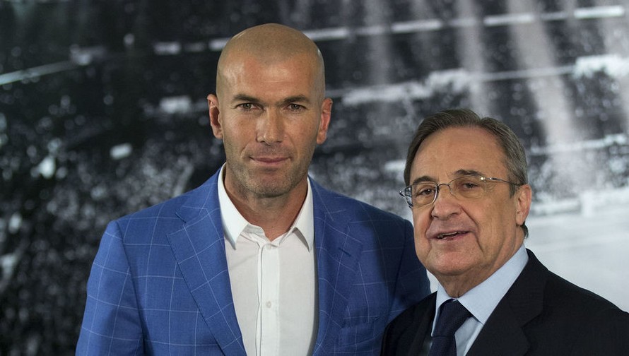 Chủ tịch Perez quyết định gia hạn hợp đồng với HLV Zidane.