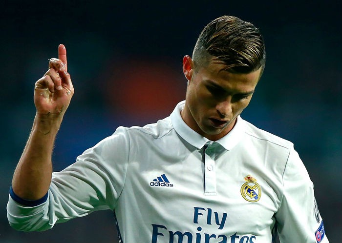 Cristiano Ronaldo đòi rời Real Madrid.