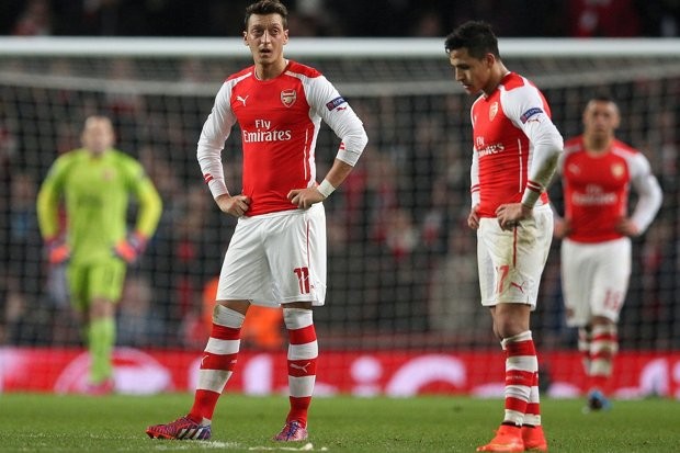Arsenal vẫn chưa tăng lương cho Sanchez và Ozil.
