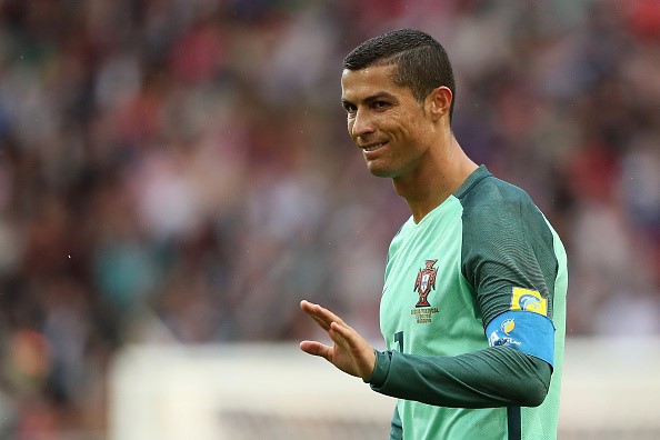 Cristino Ronaldo trở thành "Vua ghi bàn" trong 12 tháng qua.