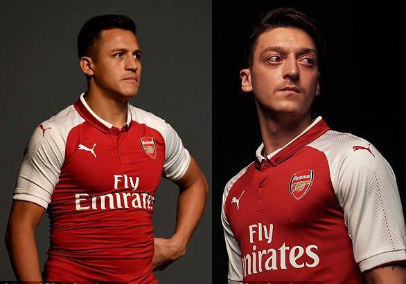 Arsenal cấp gói ưu đãi đặc biệt cho Sanchez và Ozil.