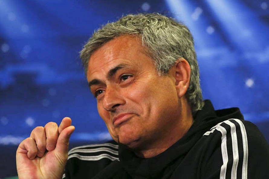 HLV Mourinho tuyên chiến với “tứ đại gia” Premier League.