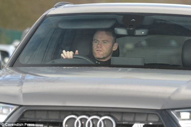 Wayne Rooney bị bắt ở Manchester vì bị tình nghi lái xe trong tình trạng say rượu.