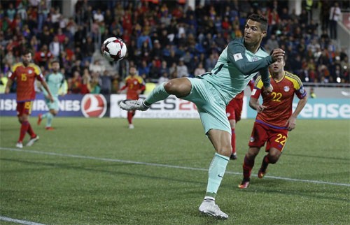 Ronaldo tỏa sáng, Bồ Đào Nha có chiến thắng 2-0 trước Andorra.