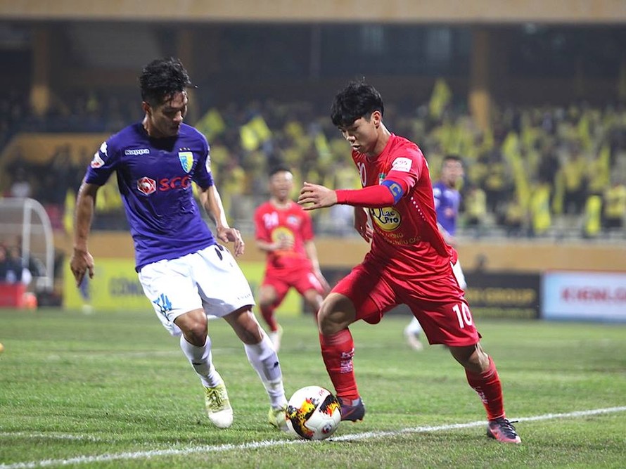 Công Phượng bị đau ở trận gặp Hà Nội FC.