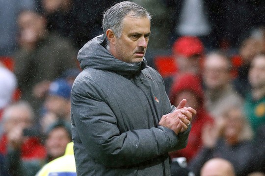 HLV Jose Mourinho phải trở lại Tây Ban Nha để hầu tòa.