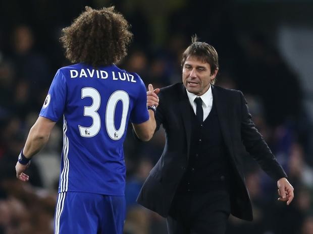 Mối quan hệ giữa HLV Antonio Conte và David Luiz đang ngày một xấu đi.