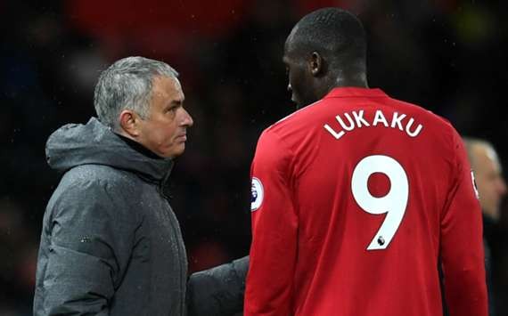 HLV Mourinho hy vọng Romelu Lukaku sớm "giải hạn" bàn thắng.