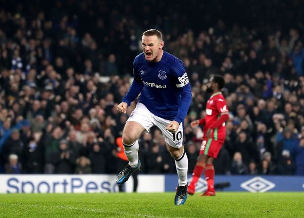 Rooney bất ngờ "mất tích" khi Everton đấu Chelsea.