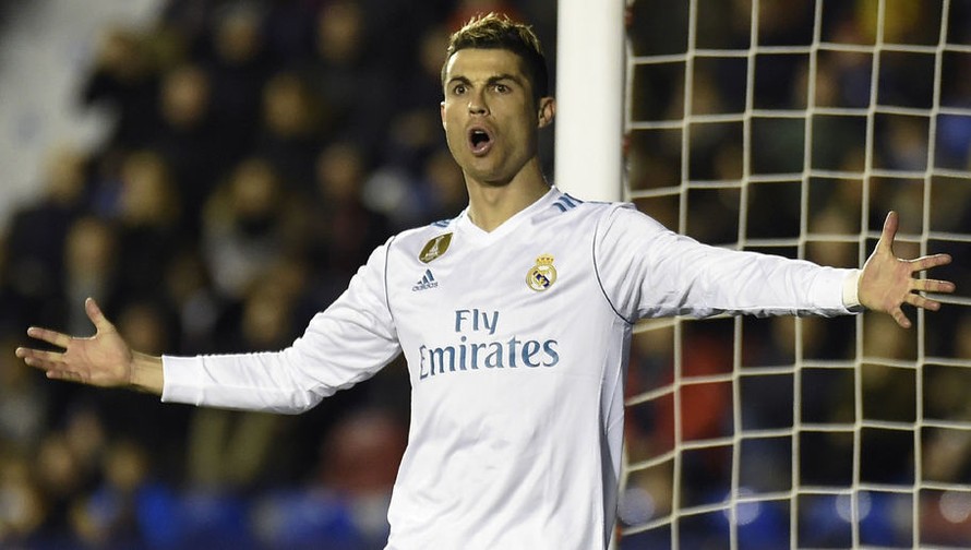 Cristiano Ronaldo muốn Real Madrid cải tổ mạnh mẽ trong hè 2018.