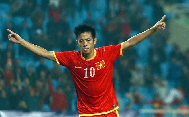 Văn Quyết từ chối mức lương khủng từ "đại gia" Malaysia để tiếp tục gắn bó với Hà Nội FC.