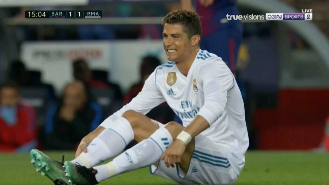 Ronaldo dính chấn thương trong trận El Clasico rạng sáng nay.