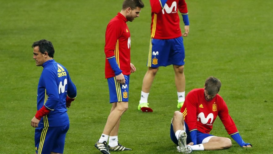 Gerard Pique dính chấn thương trong buổi tập gần nhất của ĐT Tây Ban Nha.
