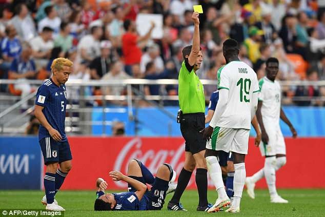 Senegal phải nhường vé vào vòng sau cho Nhật Bản vì nhiều thẻ vàng.