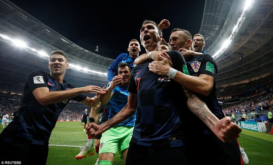 Bàn thắng quyết định ở Mandzukic ở hiệp phụ thứ hai giúp Croatia thắng ngược Anh với tỷ số 2-1. 