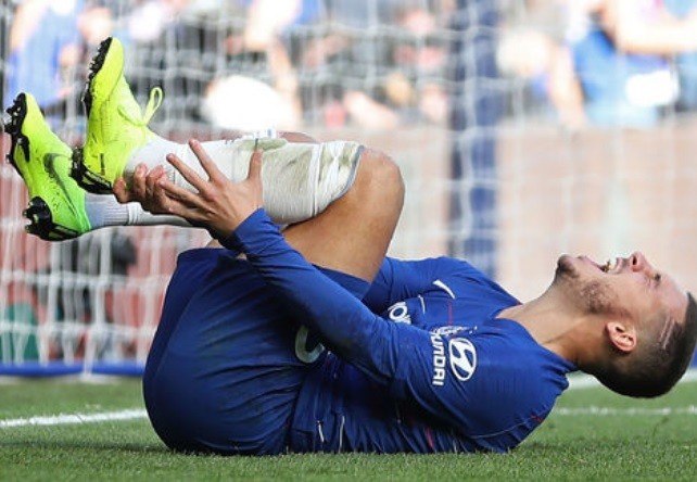 Eden Hazard dính chấn thương trong trận đấu với M.U.