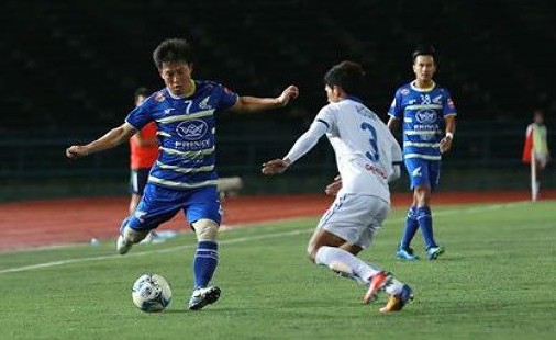 Tiền đạo Ri Hyok-chol trong màu áo CLB Visakha.