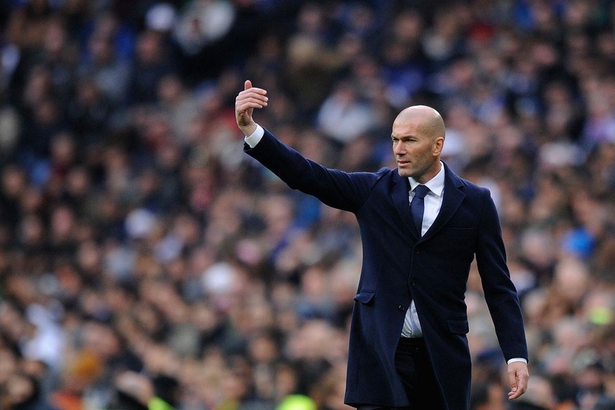 Juventus nhắm HLV Zinedine Zidane thay Massimiliano Allegri.