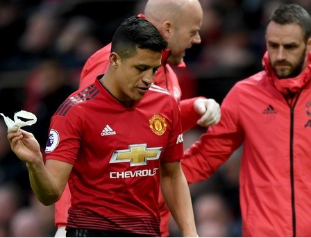 Alexis Sanchez khó lòng đá thêm trận nào trong mùa giải 2018/19.