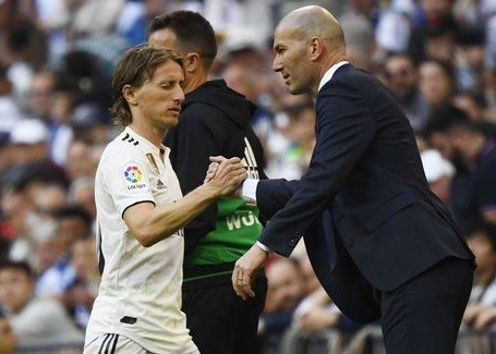 HLV Zidane đã mất hết kiên nhẫn với Modric.