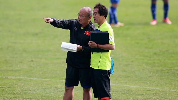 HLV Park Hang-seo và trợ lý Lee Young-Jin sẽ chia nhau đi "do thám" các trận đấu tại vòng loại World Cup 2022.