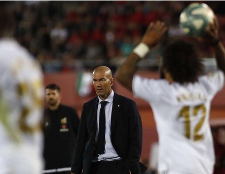 HLV Zinedine Zidane không lo lắng về tương lai của mình tại Real Madrid.