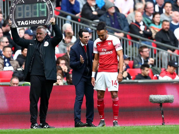 Pierre-Emerick Aubameyang không vui với thành tích của Arsenal thời gian gần đây.