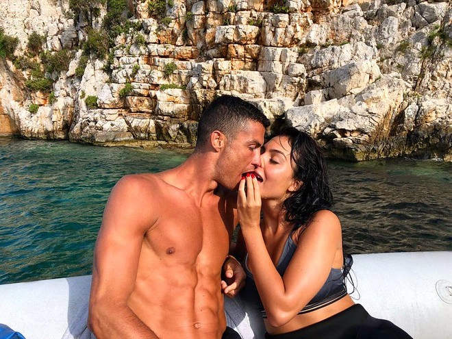 Cristiano Ronaldo và Georgina Rodriguez đã bí mật làm đám cưới cách đây hơn 3 tháng?