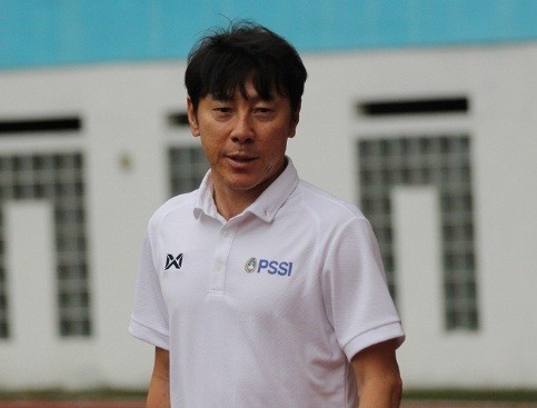 HLV Shin Tae-yong tự tin đối đầu với HLV Park Hang-seo.