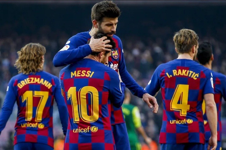 Hàng công Barcelona thường chơi tệ khi phải làm khách tại Champions League.