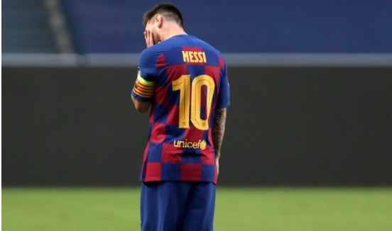 Messi cảm thấy xấu hổ khi cùng Barcelona thua thảm Bayern Munich.