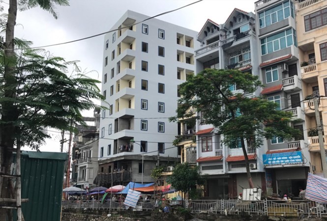 Trên địa bàn quận Thanh Xuân nơi tập trung hàng loạt chung cư mini xây dựng sai phép nhưng vẫn không bị xử lý