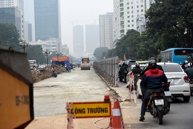 Việc bất ngờ hủy và phê duyệt thần tốc ở dự án xén dải phân cách mở rộng đường Nguyễn Chí Thanh gây nhiều nghi ngại