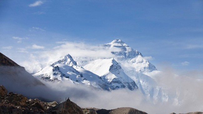 Trận động đất hồi tháng Tư vừa qua là nguyên nhân làm núi Everest dịch chuyển 3cm. Ảnh: Stuff