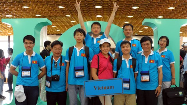 Đoàn Việt Nam dự thi Olympic Tin học quốc tế.