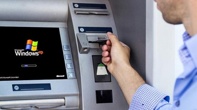 Tuyệt đối không giao thẻ ATM và mã PIN cho người khác.