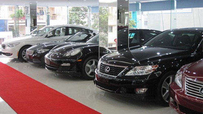 Các dòng xe nhập khẩu nguyên chiếc đã tăng giá bán lẻ 5-10% do tỷ giá.
