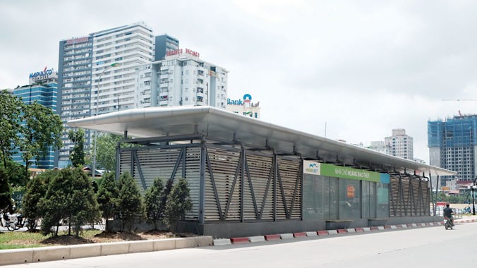 Với hệ thống nhà chờ phương tiện hiện đại, BRT được coi là điểm nhấn cho vận tải công cộng thủ đô
