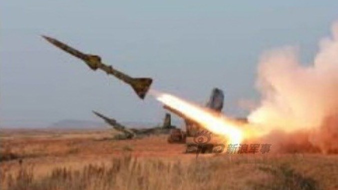 Quân đội Triều Tiên tập trận bắn tên lửa phòng không