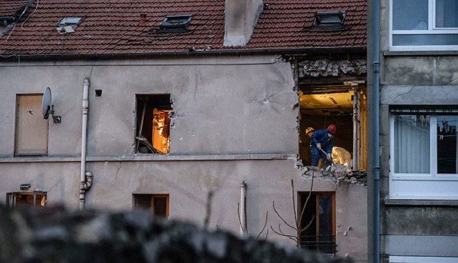 Căn hộ chung cư cũ tại quận Saint Denis ở phía bắc Paris, nơi các nghi phạm khủng bố ẩn náu nhìn từ bên ngoài.