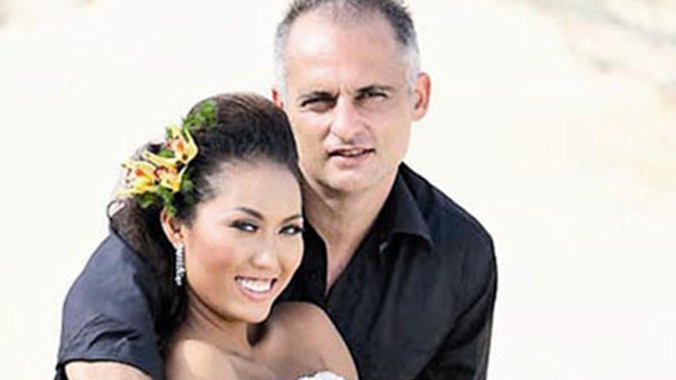 Ảnh cưới của Phi Thanh Vân và chồng Tây Thierry Blanc.