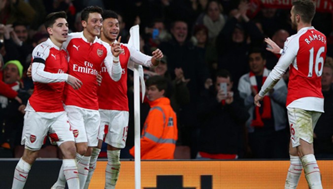 Phong độ chói sáng của Mesut Ozil (thứ hai từ trái sang) giúp Arsenal có chiến thắng nhẹ nhàng trước Bournemouth. Ảnh: Reuters.