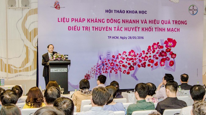 PGS. TS. BS. Phạm Nguyễn Vinh, Giám đốc Y khoa Bệnh viện Tâm Đức, chủ tọa hội thảo.