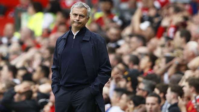 Mourinho cho rằng trọng tài đã có hai quyết định sai lầm khiến Man Utd chịu thiệt. Ảnh: Reuters.