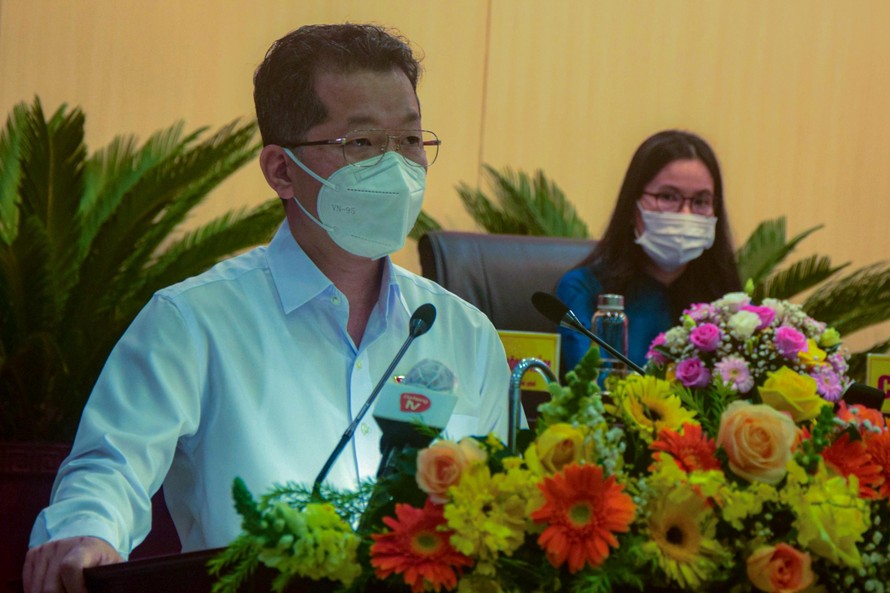 Ông Nguyễn Văn Quảng, Bí thư Thành uỷ Đà Nẵng phát biểu tại buổi tiếp xúc cử tri. Ảnh: T.H