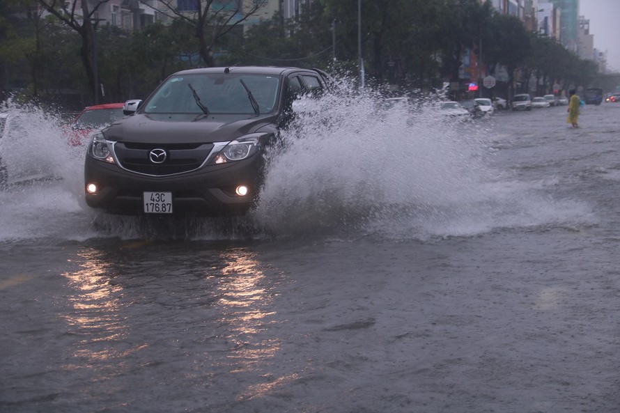 Nhiều tuyến phố ở Đà Nẵng ngập nặng trong trận mưa lịch sử vừa qua. Ảnh: Nguyễn Thành